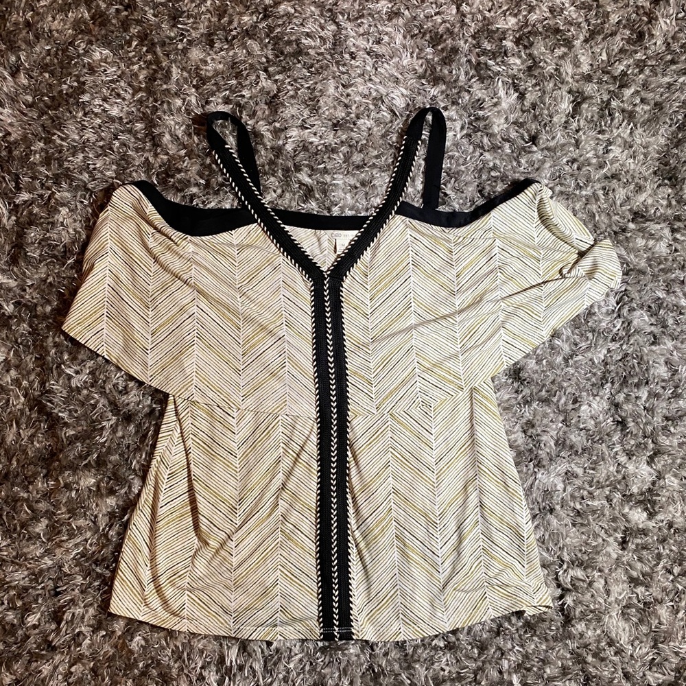 Cold shoulder women’s top